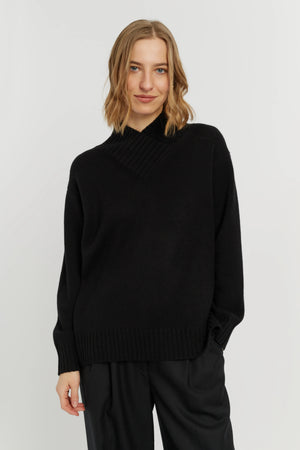 black-pure-cashmere-soft-wrap-sweater