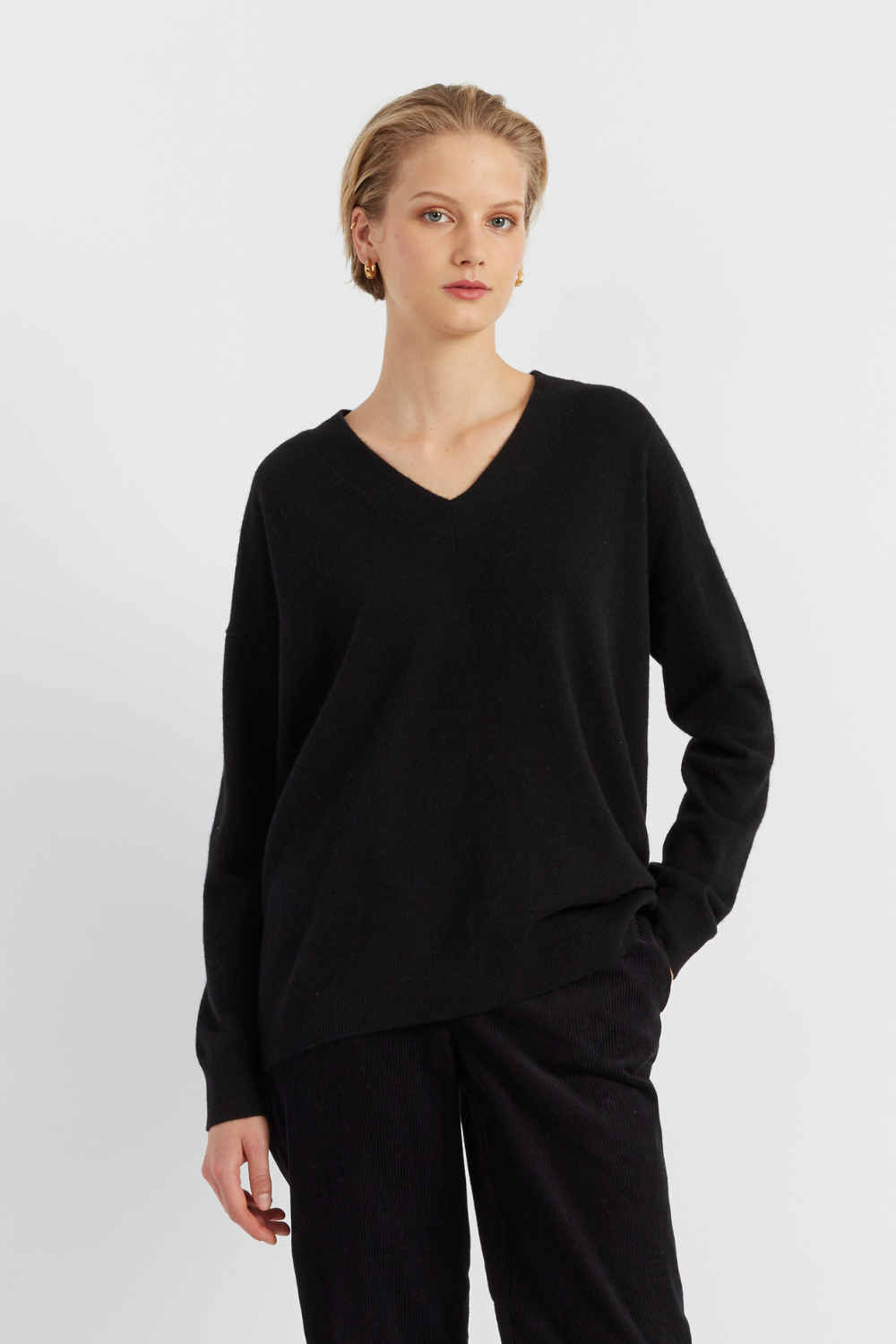 Black cashmere v neck shop