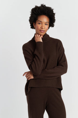 chocolate-pure-cashmere-relaxed-rollneck-sweater