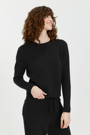 black-cropped-cashmere-sweater